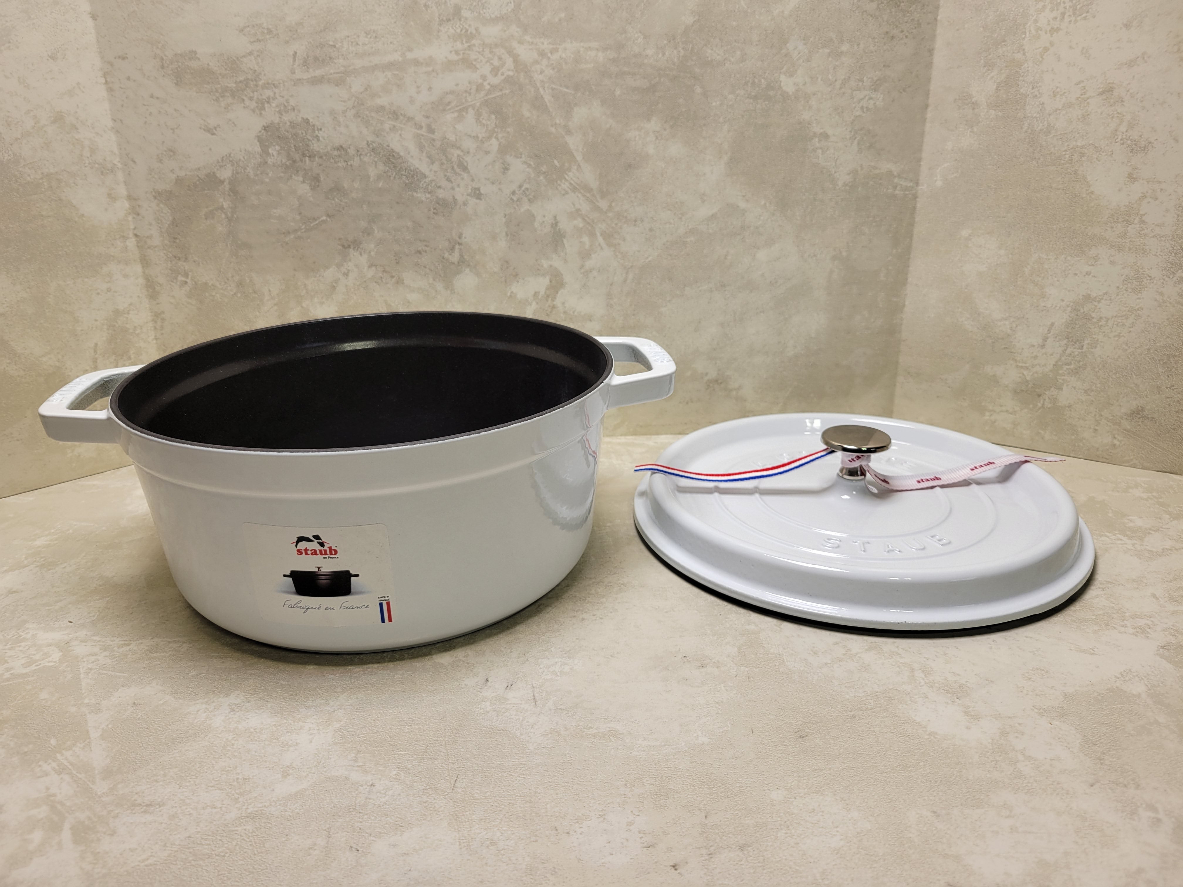 Staub Cast Iron 4-qt Round Cocotte - White Truffle (7624473870574)